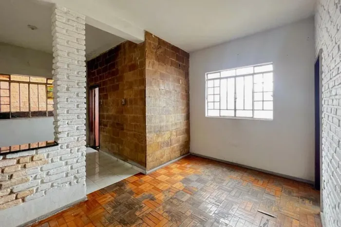 Casa à Venda - Bonfim, 2 Quartos, 140 m2