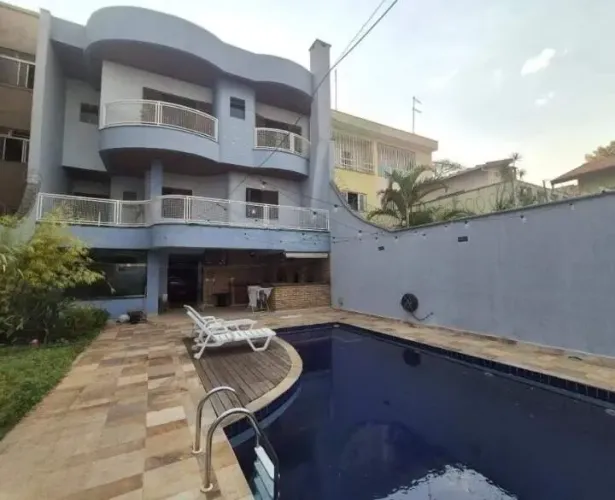 Sobrado residencial à venda em Santo André (Vila Alzira) | 4 quartos, 3 suítes e piscina