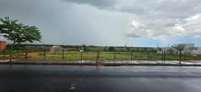 Imóvel para venda possui 500 metros quadrados em Jardim Sul - Uberlândia - MG