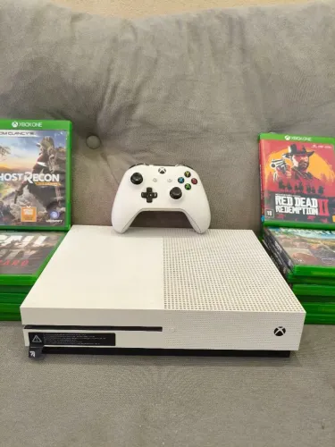 Xbox one s 500GB +14 jogos