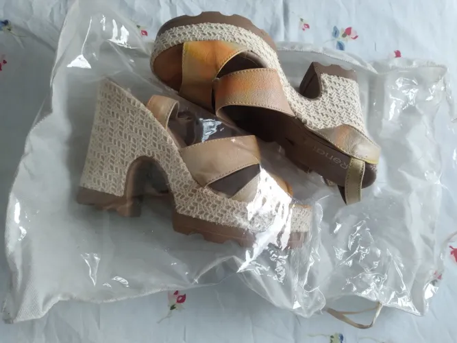 Sandália Ana bela marca Renata Torres