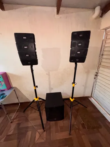 Vende-se kit de som BOXX 042 com potência de 800 watts RMS reais! Som forte