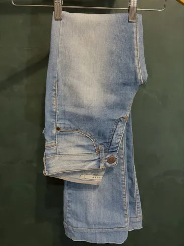 Calça jeans clara, feminina, tamanho 34, marca Siberian