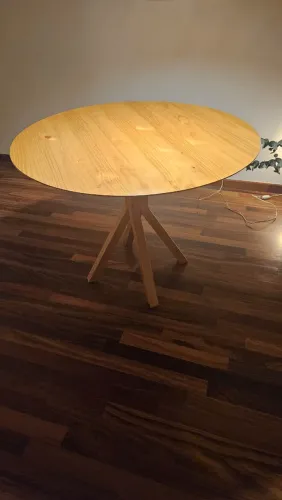 Mesa de jantar redonda Tok&aStok em madeira 100cm