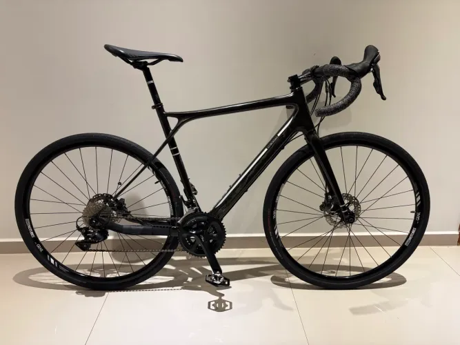 Vendo bicicleta speed carbono GT Grade 55 USA