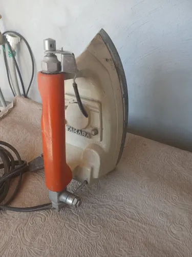 Ferro de passar roupa takara profissional 