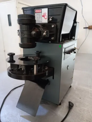 Máquina de fazer salgados 