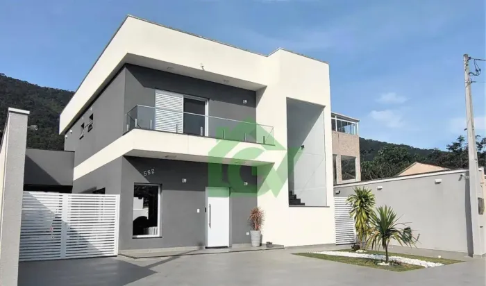 Casa com 3 dormitórios 3 Suítes à venda, 230 m² por R$ 2.350.000 - Massaguaçu - Caraguatat
