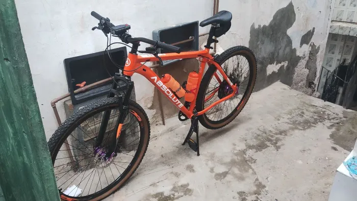 Vende se uma bicicleta aro 29 absolute 1x12 de 1200 reais