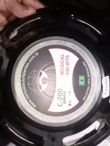 Vendo som funcionando mas com falantes rasgados/ mas vai com mais 3 falantes novos 