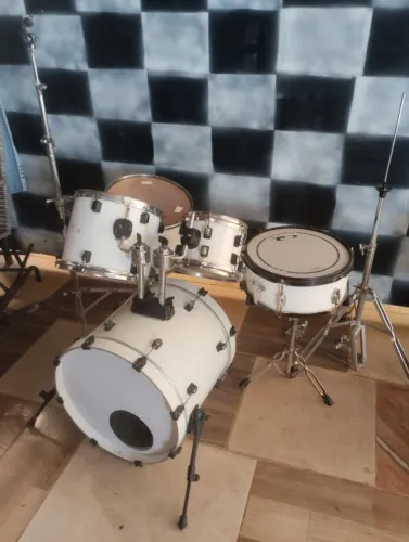Bateria sem pratos
