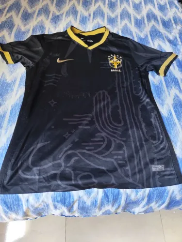 Camisa da seleção do Brasil preta