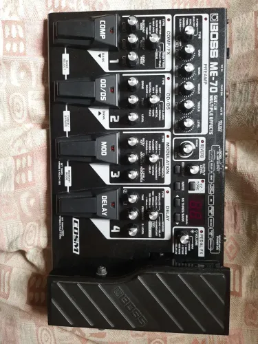 Pedaleira boss me-70 com defeito para retirada de peças!