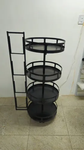 EXPOSITORA DE PRODUTOS BAIANA COM RODINHAS AÇO PRETO OU BRANCO