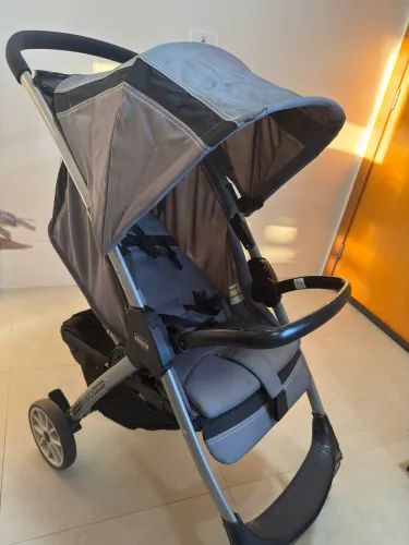 Carrinho + bebê conforto + suporte carro