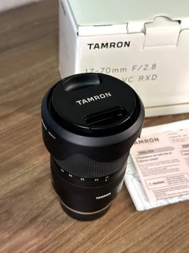 Lente Tamron 17-70mm F/2.8 Para Sony E Mount Aps-c + Parasol