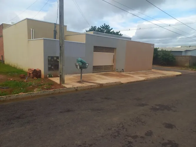 Dois apartamentos e oito kitnet 