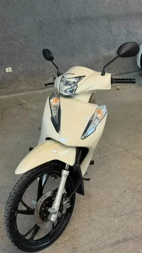 Linda Honda Biz 125