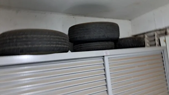 VENDO jogo de PNEUS MEIA VIDA aro 17 225/65 Honda CRV