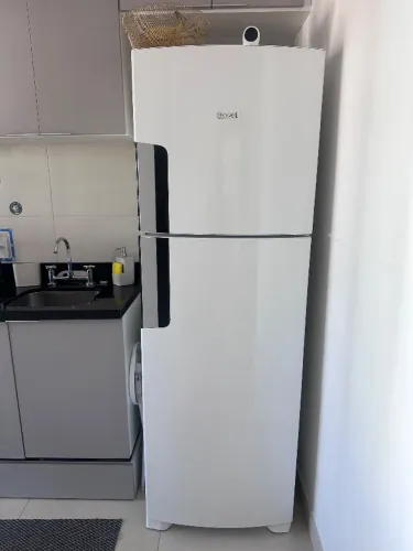 Vendo geladeira Consul Frost Free 386 litros, branca, 220V
