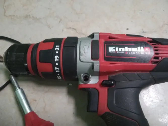 Vende uma furadeira 