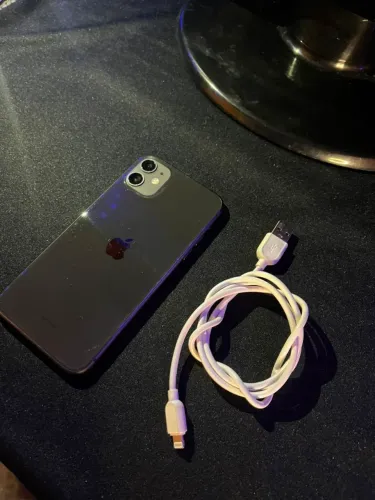 iPhone 11 tudo ok - novíssimo!