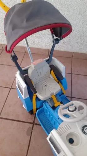 Kombus Carrinho Infantil Clássico 2 em 1 passeio com empurrador e pedal