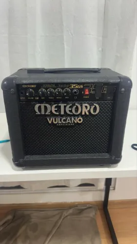 VENDO AMPLIFICADOR GUITARRA METEORO