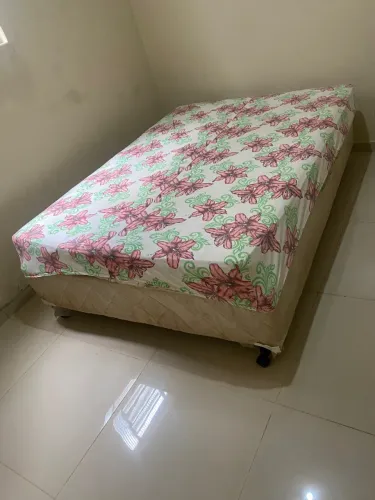 Cama de colchão firme (próprio para a coluna)
