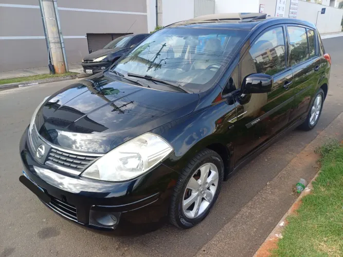 Nissan Tiida SL 1.8/1.8 Flex 16V Aut. 2010