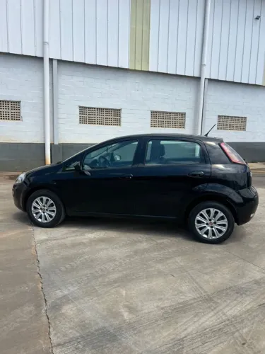 Fiat Punto Attractive 1.4 Fire Flex 8V 5P 2013