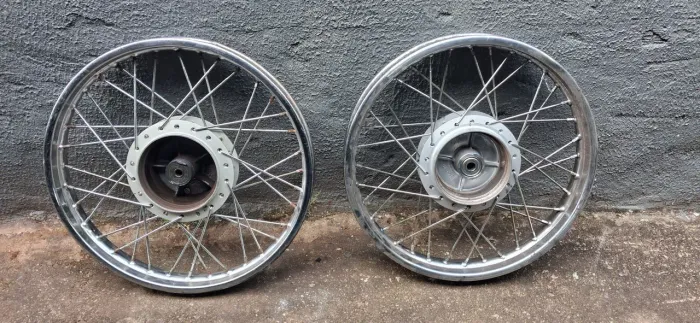 Venso par de Rodas titã 150 freio a tambor.