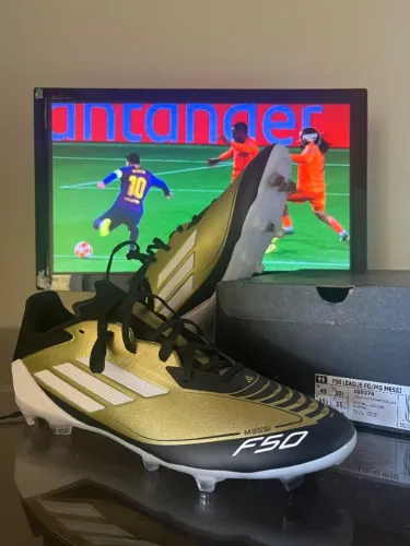 Chuteira Campo Adidas Messi F50 League FG/MG Dourada (Tam 43)