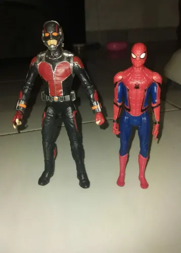 Homem Formiga e Homem Aranha vai de brinde 