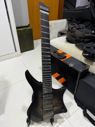 Guitar 7 cordas headless GOC
