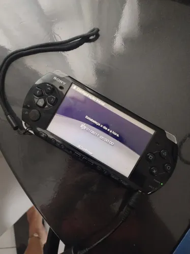 PSP 3010 - Para Restauro / Sucata / Peças (Ligando)