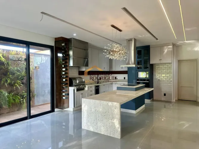 Casa para venda e locação no Condomínio Residencial Verdes Vales em Taubaté/SP.