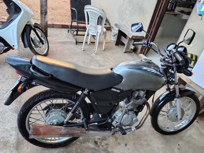 Titan 125 2003 prata 