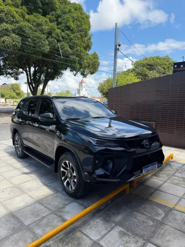 Toyota Hilux SW4 SRX Plat. 4X4 2.8 TB Die. Aut. 2025