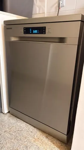 Maquina de lavar louça Samsung 16 serviços em perfeito estado.
