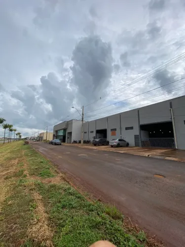 Oportunidade Galpão com área de 700 m² GO 070 GOIANIRA