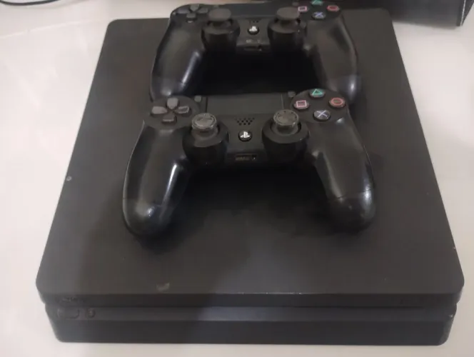 Vendo Playstation 4 slim