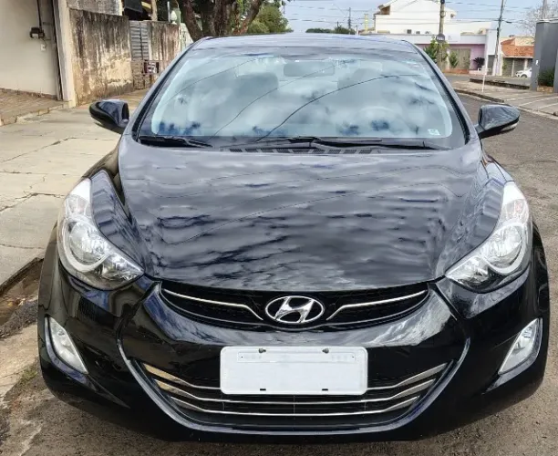 Hyundai Elantra GLS 1.8 16V Aut. 2013