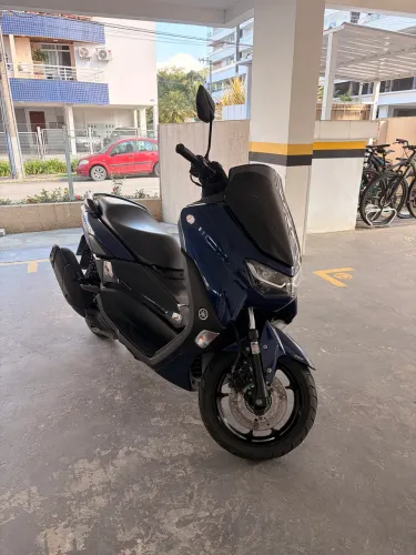 NMAX 160cc 2022 + 2 Capacetes NoRisk Razor Sharp.