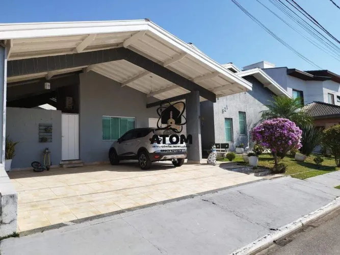 Casa com piscina em condomínio para locação em Taubaté - SP