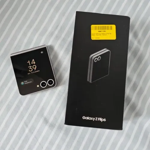 Z Flip 6 cinza - 256gb  2500 a vista Tem garantia ainda 6 meses de uso