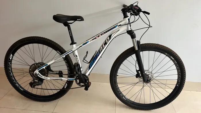 Bicicleta Aro 29 15, 11 Velocidades, Freio Hidráulico e Suspensão com trava no guidão