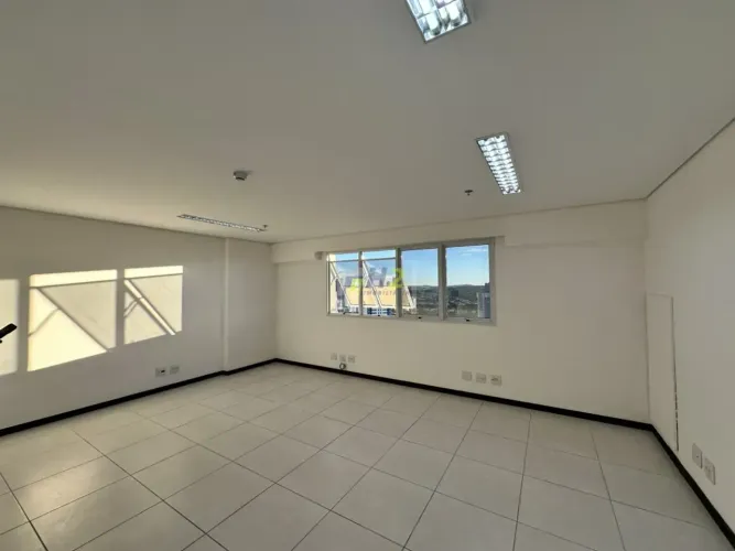 Sala para aluguel com 36 m² em Parque Jardim Europa, Bauru - SP.