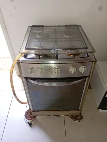 Vendo fogão usado , funcionando perfeitamente/ Pra retirada 