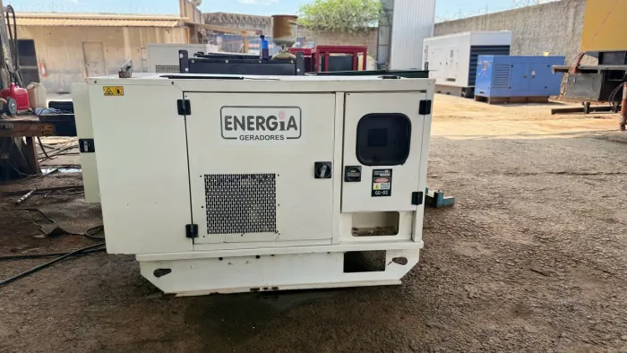 Gerador FG Wilson 37,5 kVA Diesel Trifásico 380/ 220V - Cabinada - Caterpillar